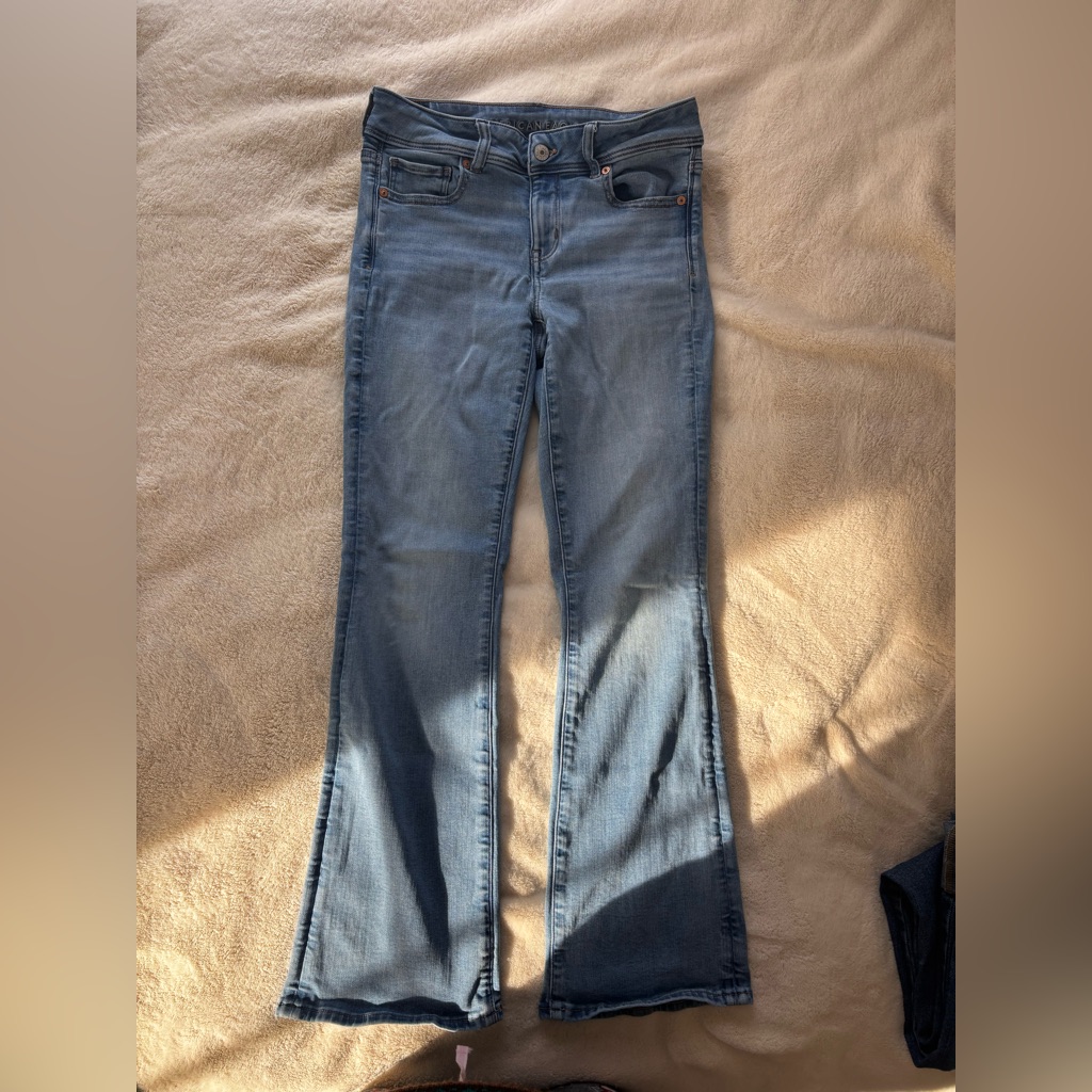 American Eagle Boot Cut Jeans (Short)